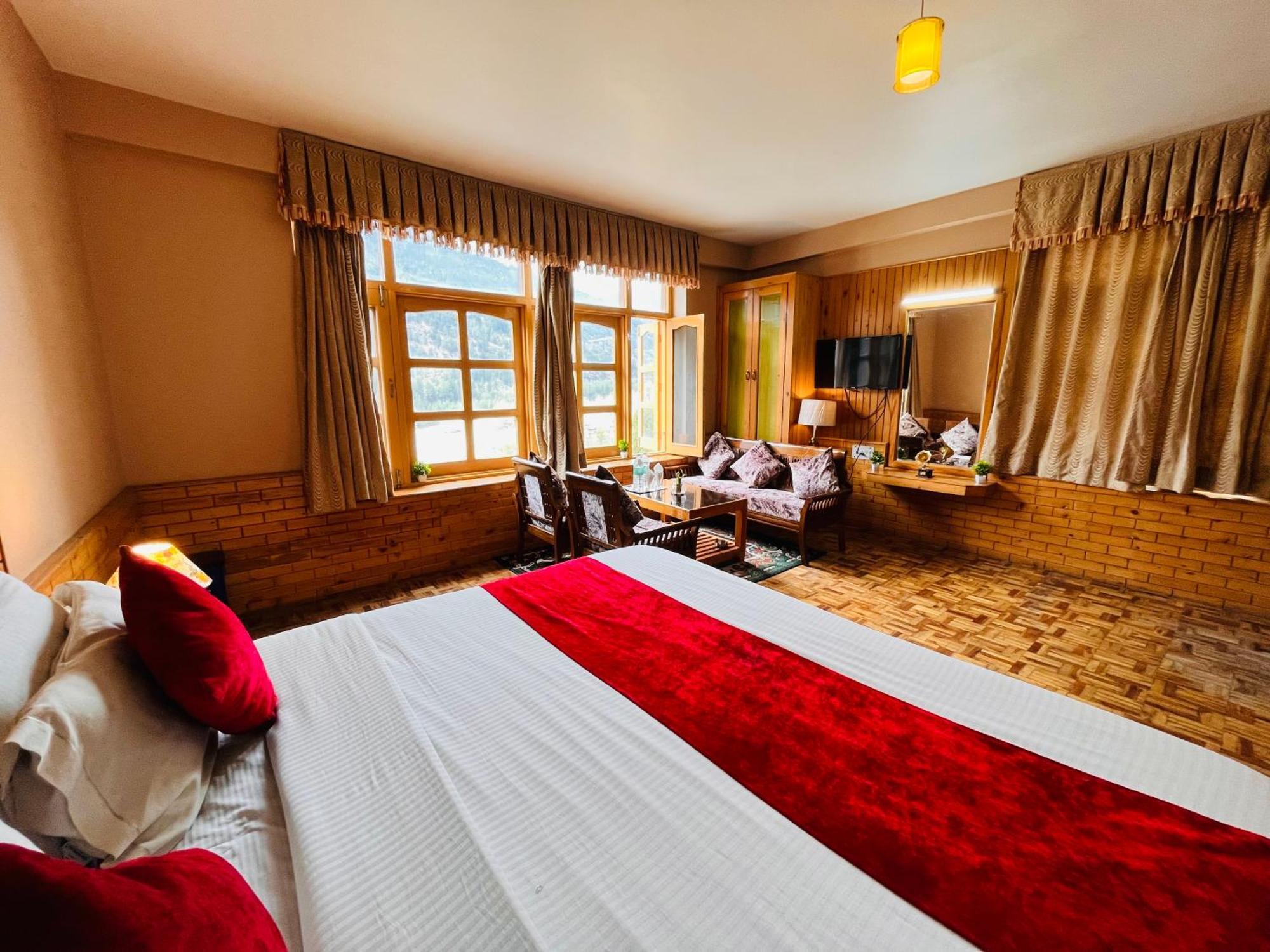 Snow Clad Riverview Hotel & Resort, Manali Экстерьер фото
