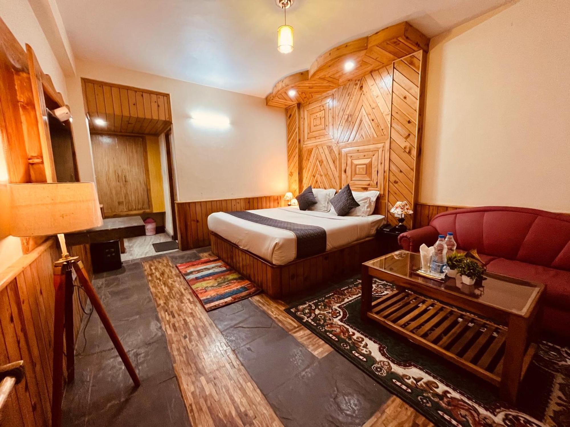 Snow Clad Riverview Hotel & Resort, Manali Экстерьер фото