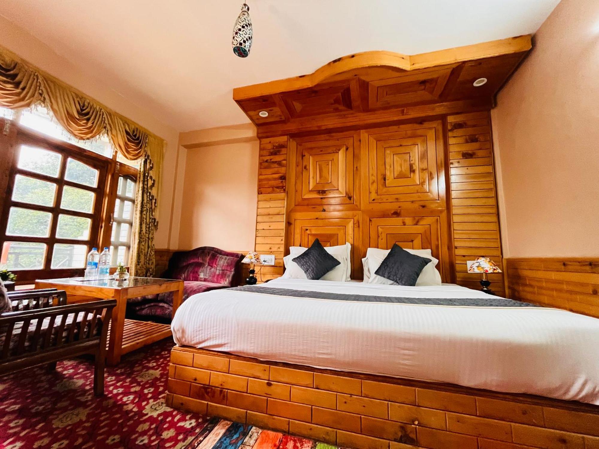 Snow Clad Riverview Hotel & Resort, Manali Экстерьер фото