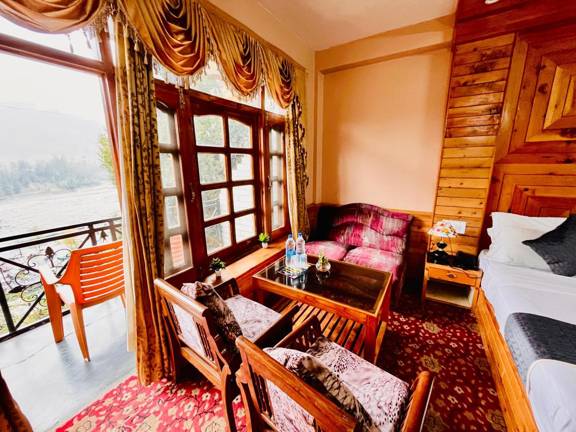 Snow Clad Riverview Hotel & Resort, Manali Экстерьер фото