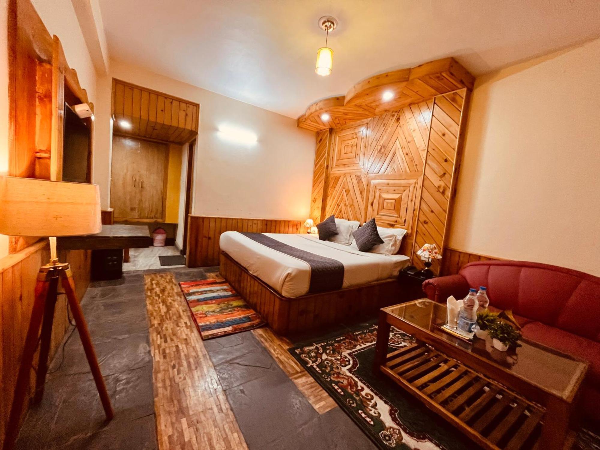 Snow Clad Riverview Hotel & Resort, Manali Экстерьер фото