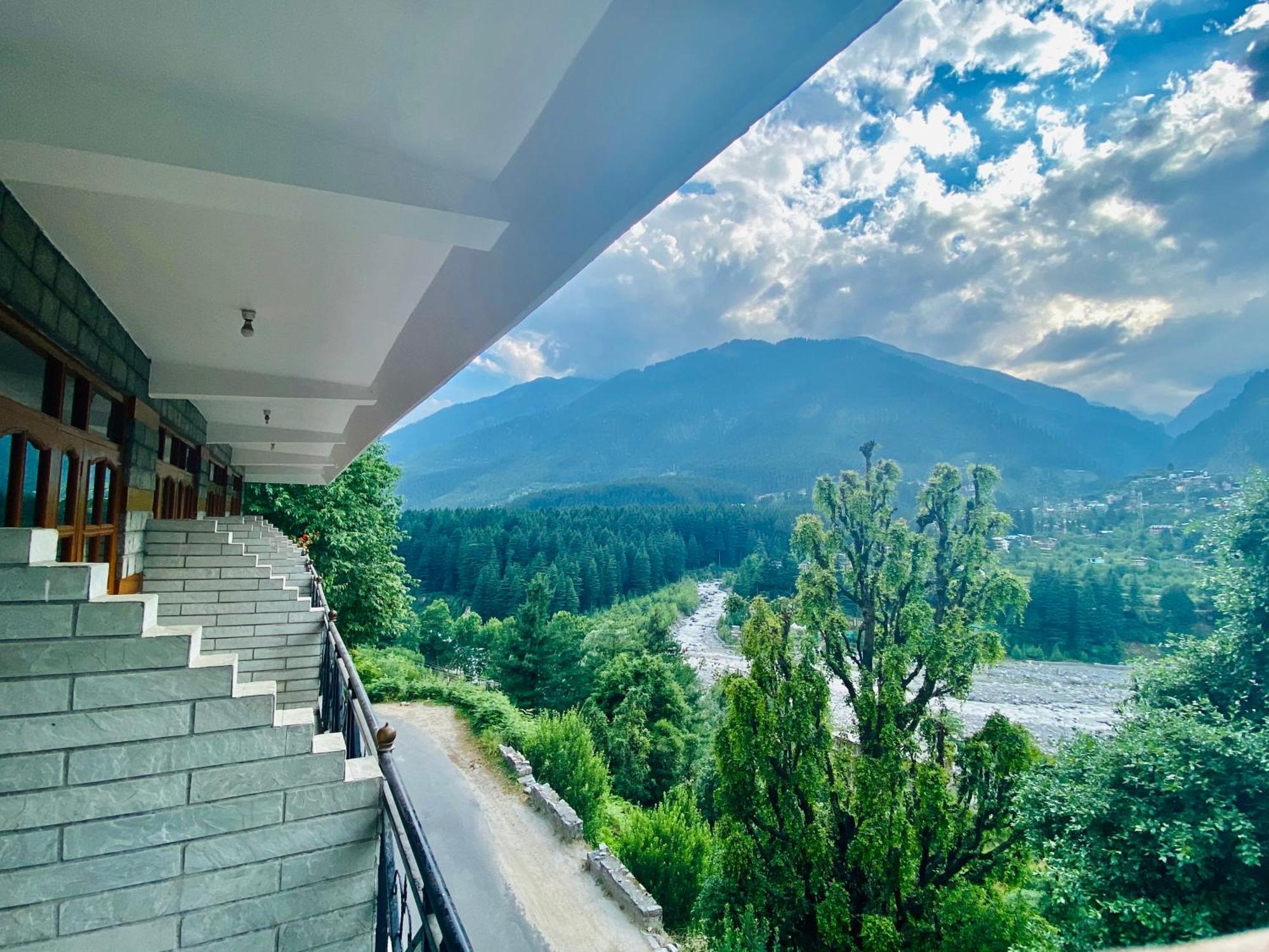 Snow Clad Riverview Hotel & Resort, Manali Экстерьер фото
